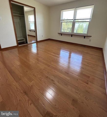 1321 BUTTERFIELD LN, Bensalem, PA 19020