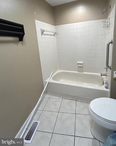1321 BUTTERFIELD LN, Bensalem, PA 19020