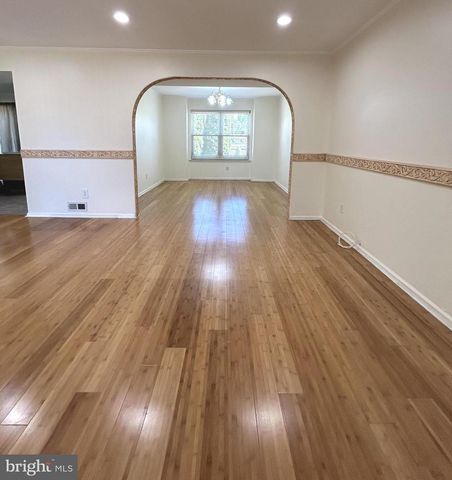 1321 BUTTERFIELD LN, Bensalem, PA 19020
