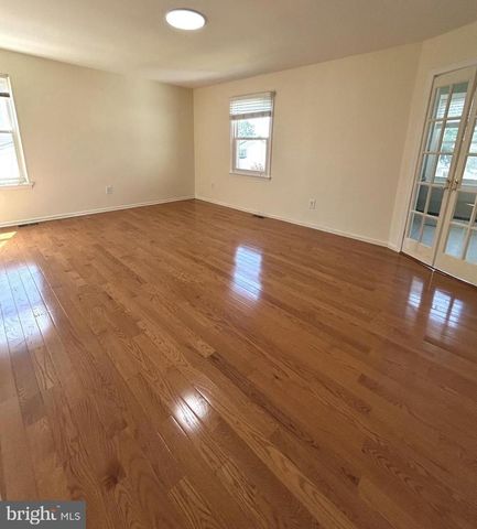 1321 BUTTERFIELD LN, Bensalem, PA 19020