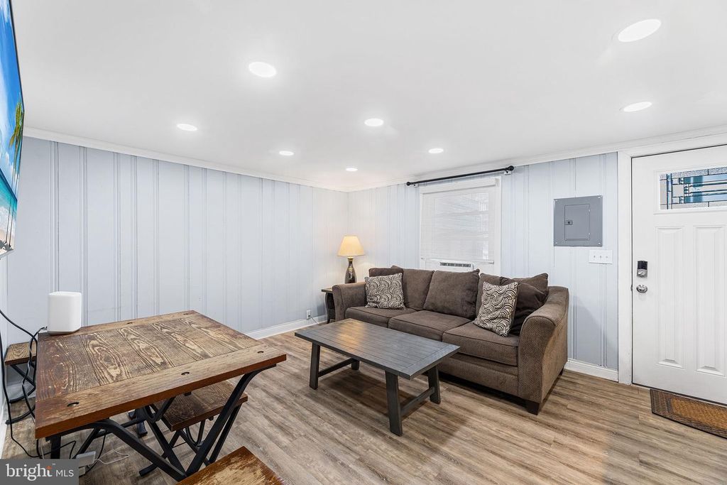 Image 10 of property listing at 13 40TH ST #4, Ocean City, MD 21842