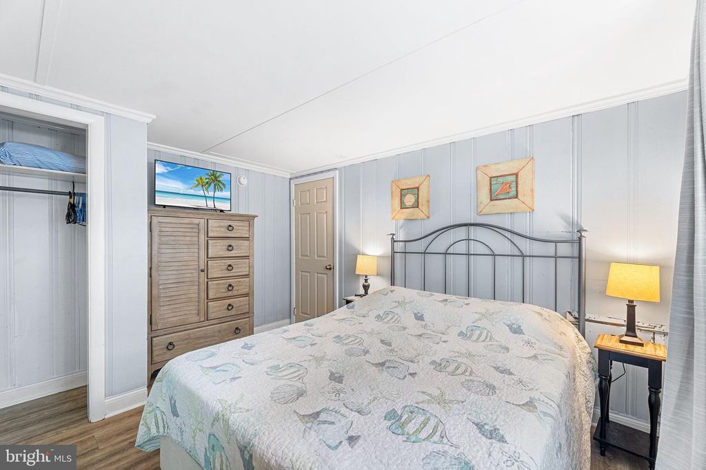 Image 15 of property listing at 13 40TH ST #4, Ocean City, MD 21842