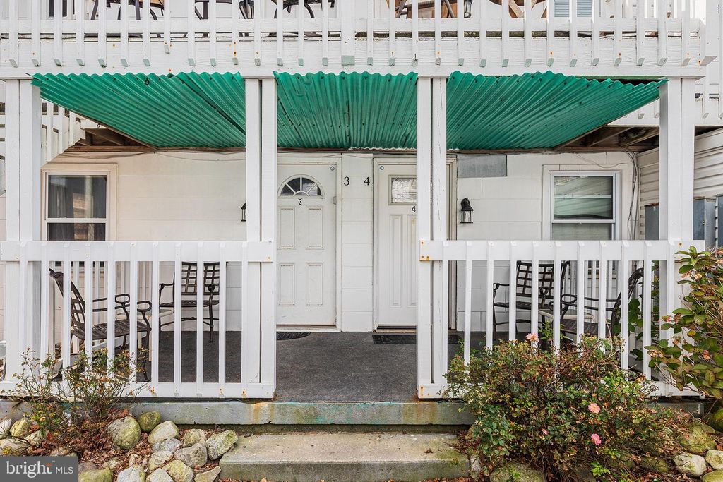 Image 18 of property listing at 13 40TH ST #4, Ocean City, MD 21842