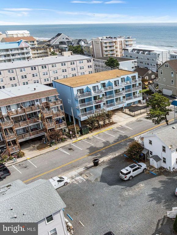 Image 22 of property listing at 13 40TH ST #4, Ocean City, MD 21842
