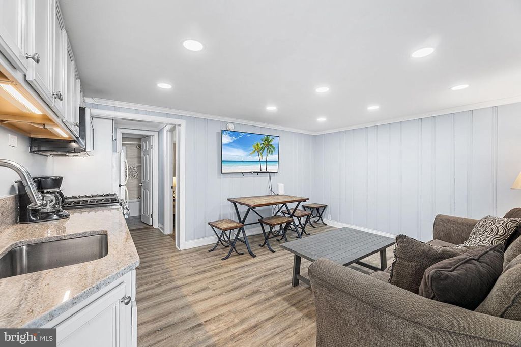 Image 9 of property listing at 13 40TH ST #4, Ocean City, MD 21842