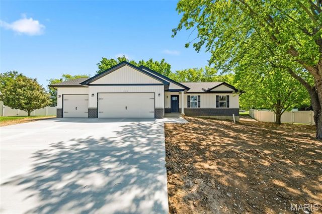 400 Chantilly Court, Warrenton, MO 63383