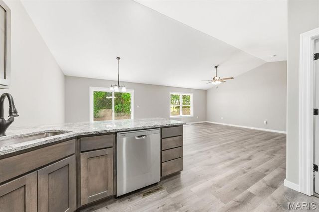 400 Chantilly Court, Warrenton, MO 63383