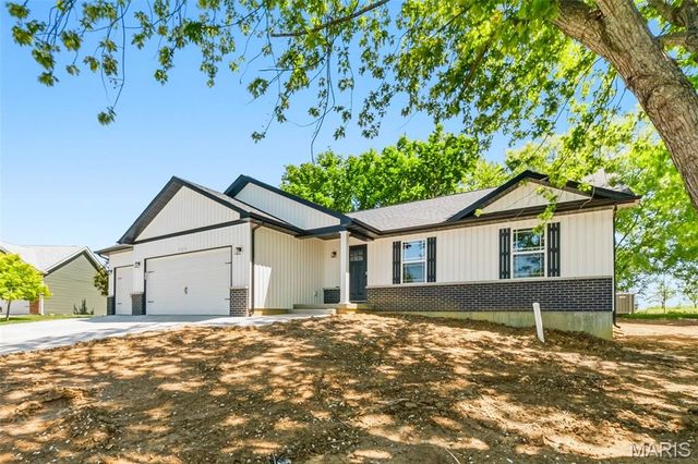400 Chantilly Court, Warrenton, MO 63383