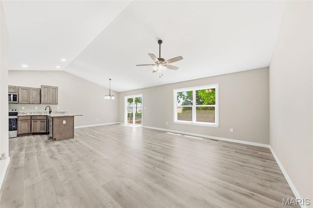 400 Chantilly Court, Warrenton, MO 63383