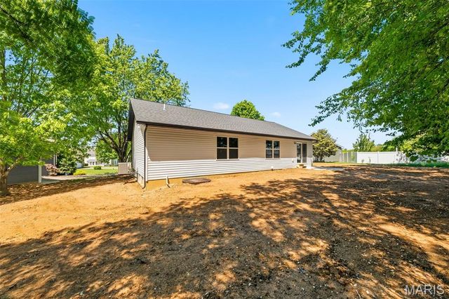 400 Chantilly Court, Warrenton, MO 63383