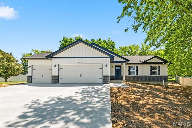 400 Chantilly Court, Warrenton, MO 63383