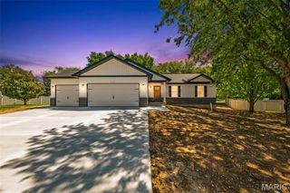 400 Chantilly Court, Warrenton, MO 63383