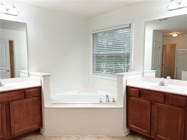 4306 Suwanee Brook Court, Buford, GA 30518
