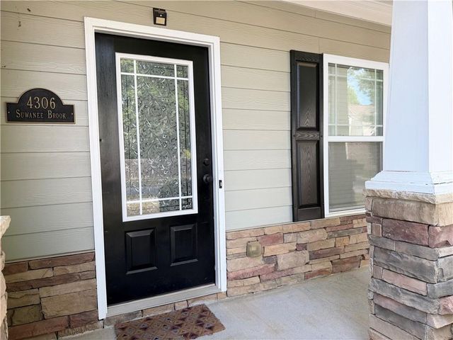 4306 Suwanee Brook Court, Buford, GA 30518