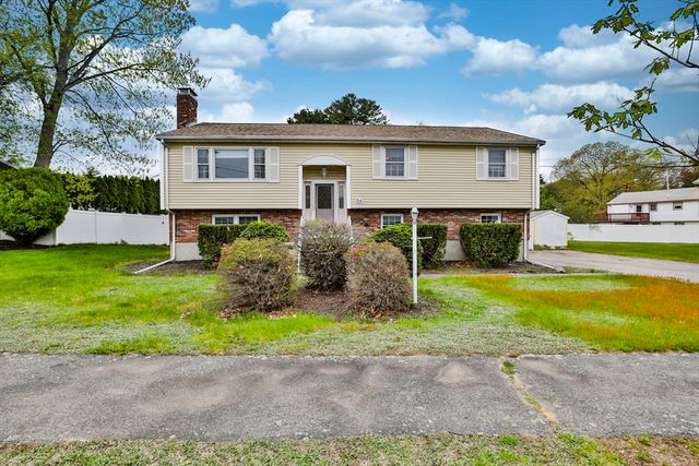 54 Walton Street, Wakefield, MA 01880