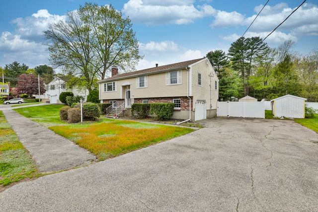 54 Walton Street, Wakefield, MA 01880