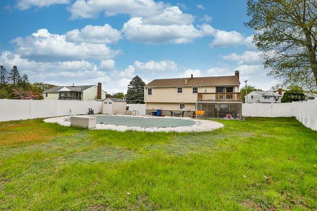 54 Walton Street, Wakefield, MA 01880