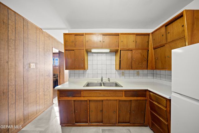 1512 Meadowview Drive, El Paso, TX 79925