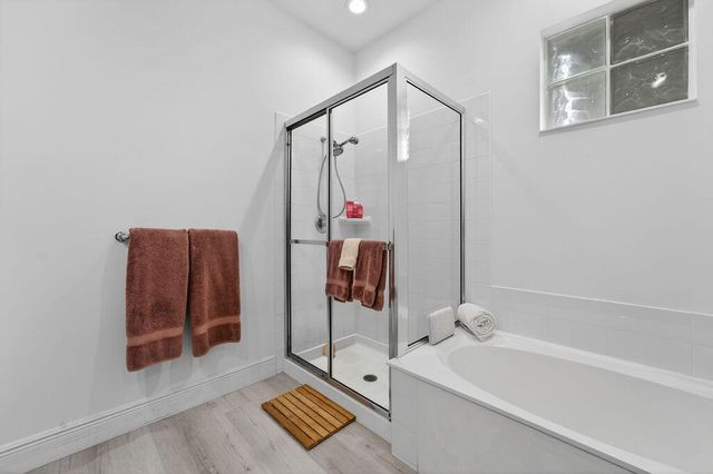 102 Bonaire Lane, Jupiter, FL 33458