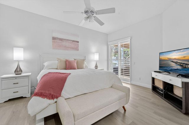 102 Bonaire Lane, Jupiter, FL 33458