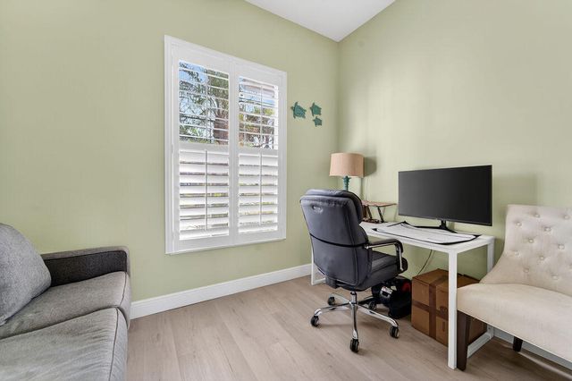 102 Bonaire Lane, Jupiter, FL 33458