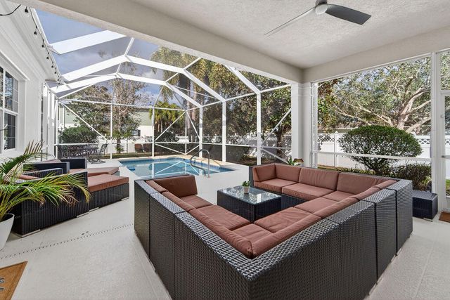 102 Bonaire Lane, Jupiter, FL 33458