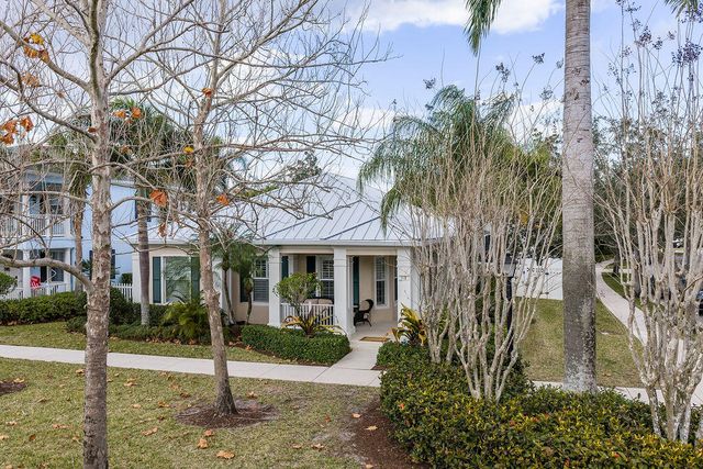 102 Bonaire Lane, Jupiter, FL 33458