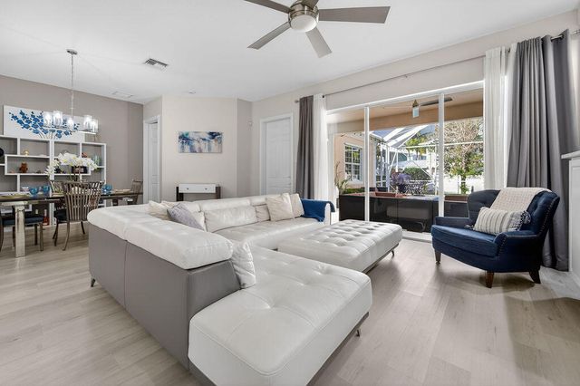 102 Bonaire Lane, Jupiter, FL 33458