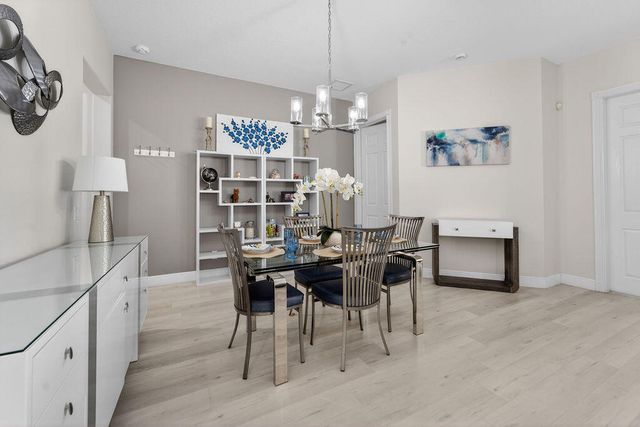 102 Bonaire Lane, Jupiter, FL 33458