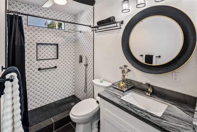 53-658 Kamehameha Highway, Hauula, HI 96717