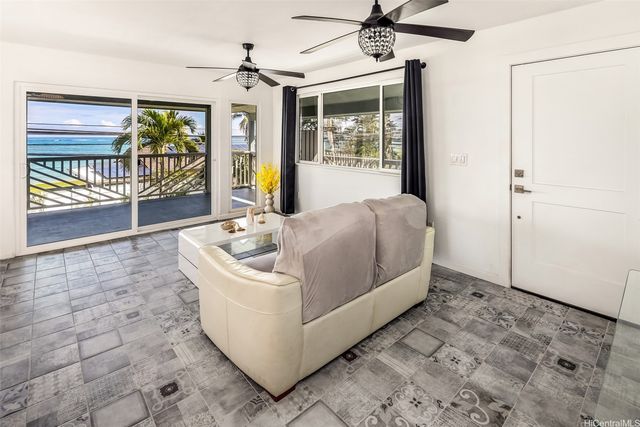 53-658 Kamehameha Highway, Hauula, HI 96717