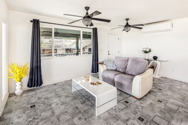 53-658 Kamehameha Highway, Hauula, HI 96717