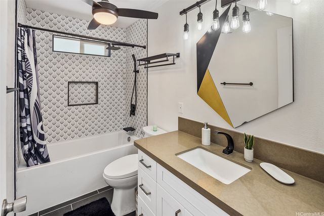 53-658 Kamehameha Highway, Hauula, HI 96717