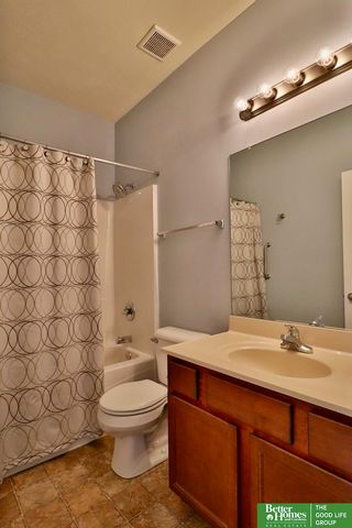 7420 Frederick Street, La Vista, NE 68128