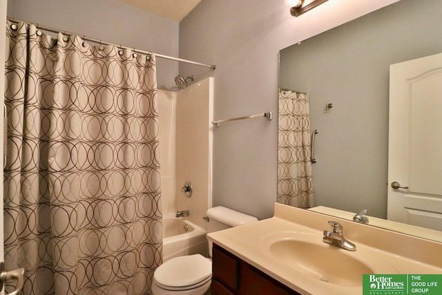 7420 Frederick Street, La Vista, NE 68128