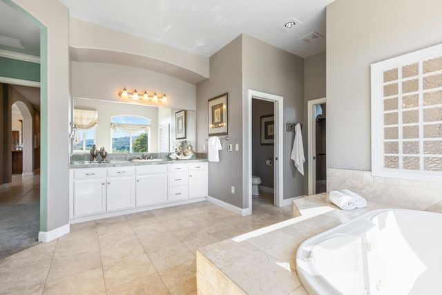 18687 Rosemary Ln, Grass Valley, CA 95949