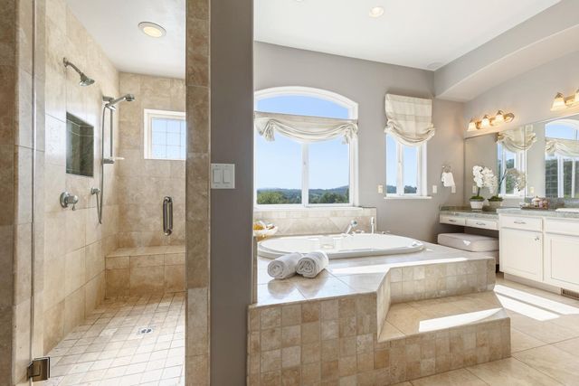 18687 Rosemary Ln, Grass Valley, CA 95949