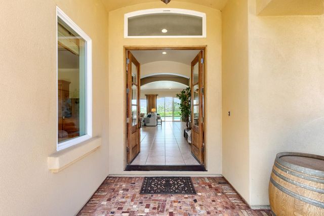 18687 Rosemary Ln, Grass Valley, CA 95949