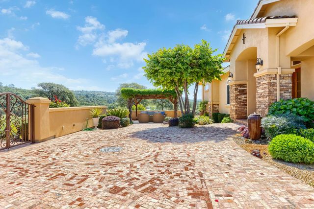 18687 Rosemary Ln, Grass Valley, CA 95949