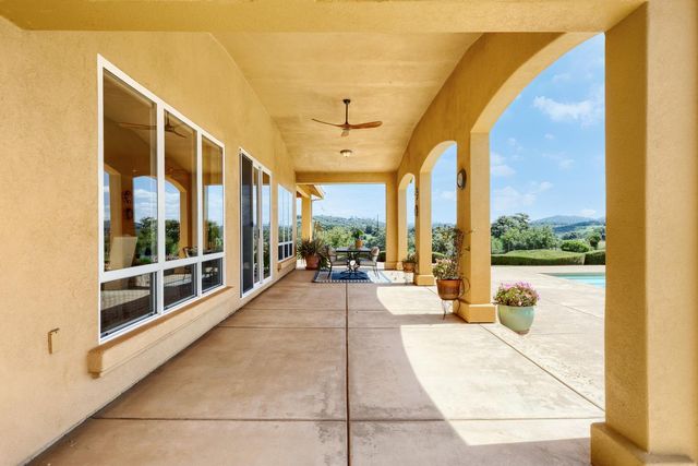 18687 Rosemary Ln, Grass Valley, CA 95949