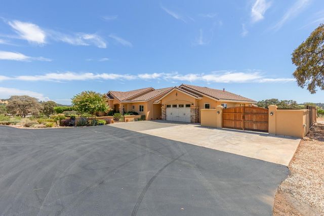 18687 Rosemary Ln, Grass Valley, CA 95949