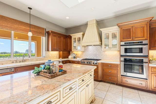 18687 Rosemary Ln, Grass Valley, CA 95949
