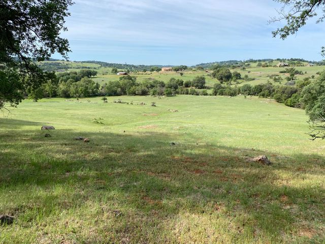 18687 Rosemary Ln, Grass Valley, CA 95949