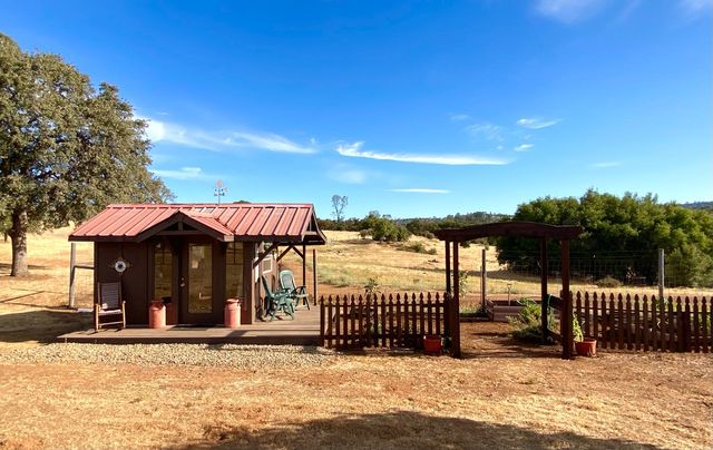 18687 Rosemary Ln, Grass Valley, CA 95949