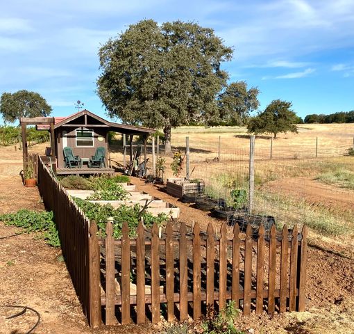18687 Rosemary Ln, Grass Valley, CA 95949