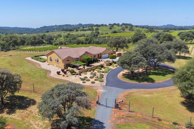 18687 Rosemary Ln, Grass Valley, CA 95949