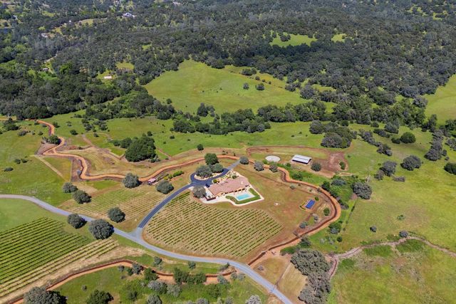 18687 Rosemary Ln, Grass Valley, CA 95949