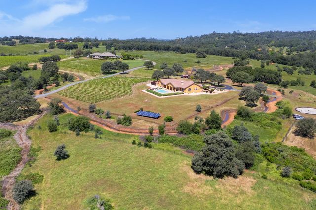 18687 Rosemary Ln, Grass Valley, CA 95949