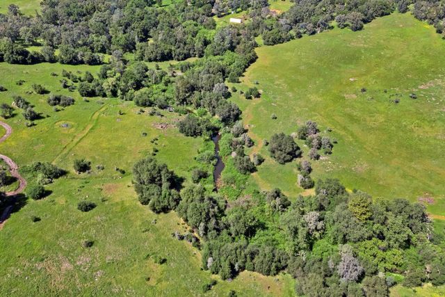 18687 Rosemary Ln, Grass Valley, CA 95949