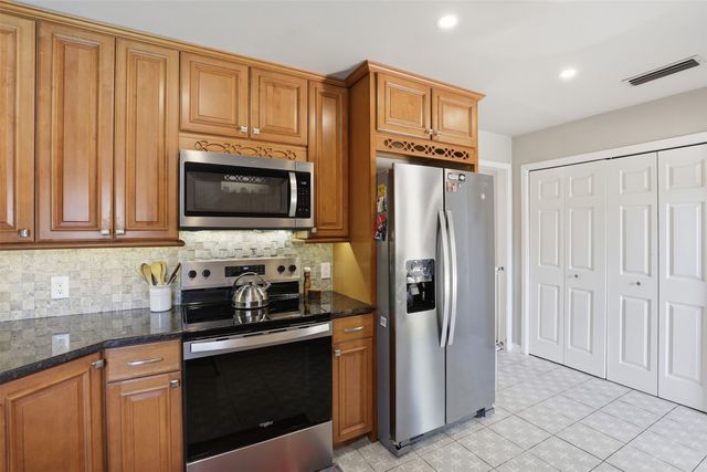 1605 Celeste Court, Arlington, TX 76012
